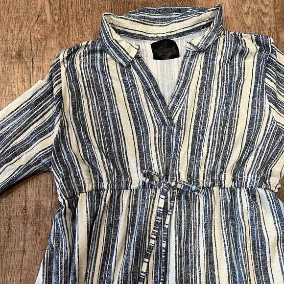 MATERNITY LOVE | blue striped 3/4 sleeve shirt/top - Picture 2 of 2